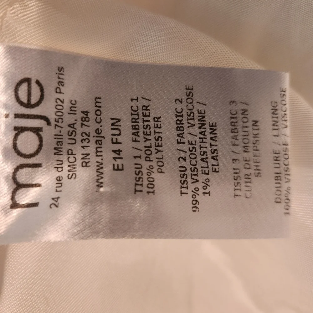 Elegant Maje White Blazer Open front v Neck Fashion. Layering